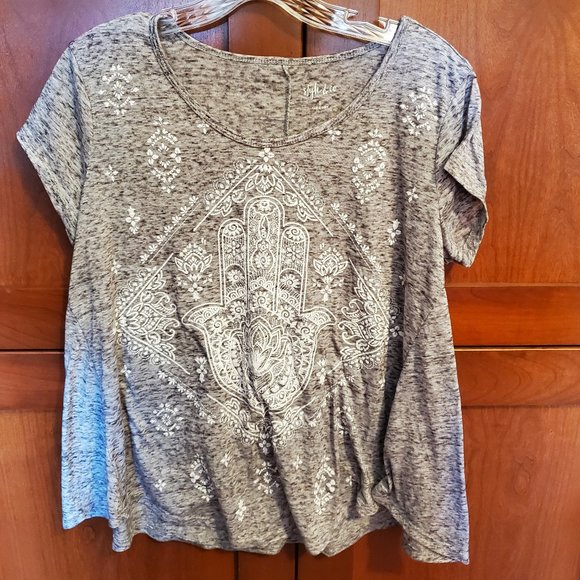 Grey Tee Shirt w Hamsa Design & Cap Sleeves - S - Like New - Style & Co - Picture 1 of 4